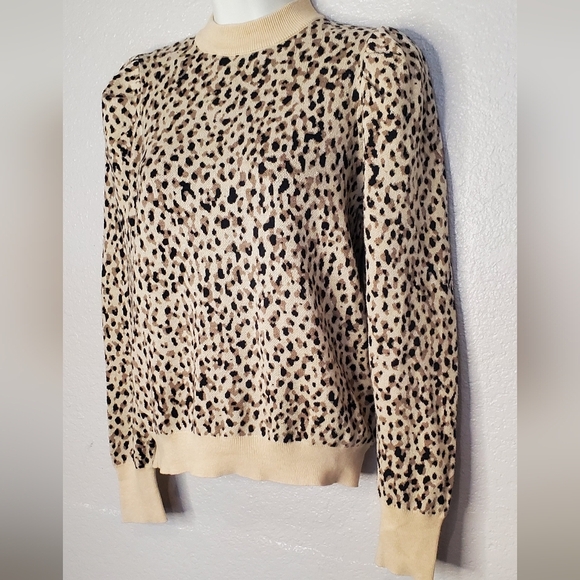 💚5/$25 Who What Wear Leopard Print Stretch Knit Sweater Puff Shoulder Sz Small - Picture 7 of 10